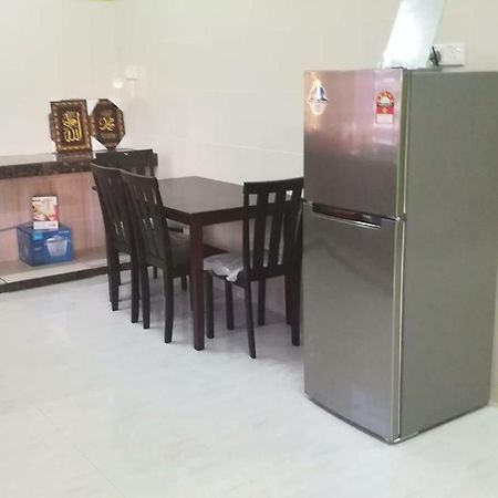 Homestay Damai Yusmila Kuala Terengganu Buitenkant foto