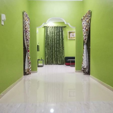 Homestay Damai Yusmila Kuala Terengganu Buitenkant foto
