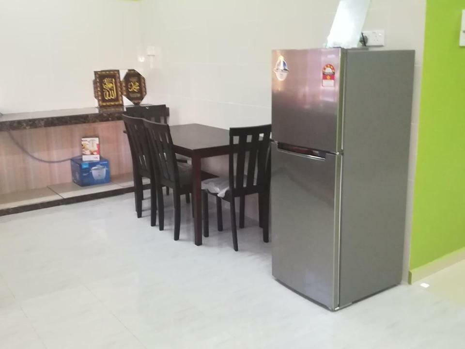Homestay Damai Yusmila Kuala Terengganu Buitenkant foto