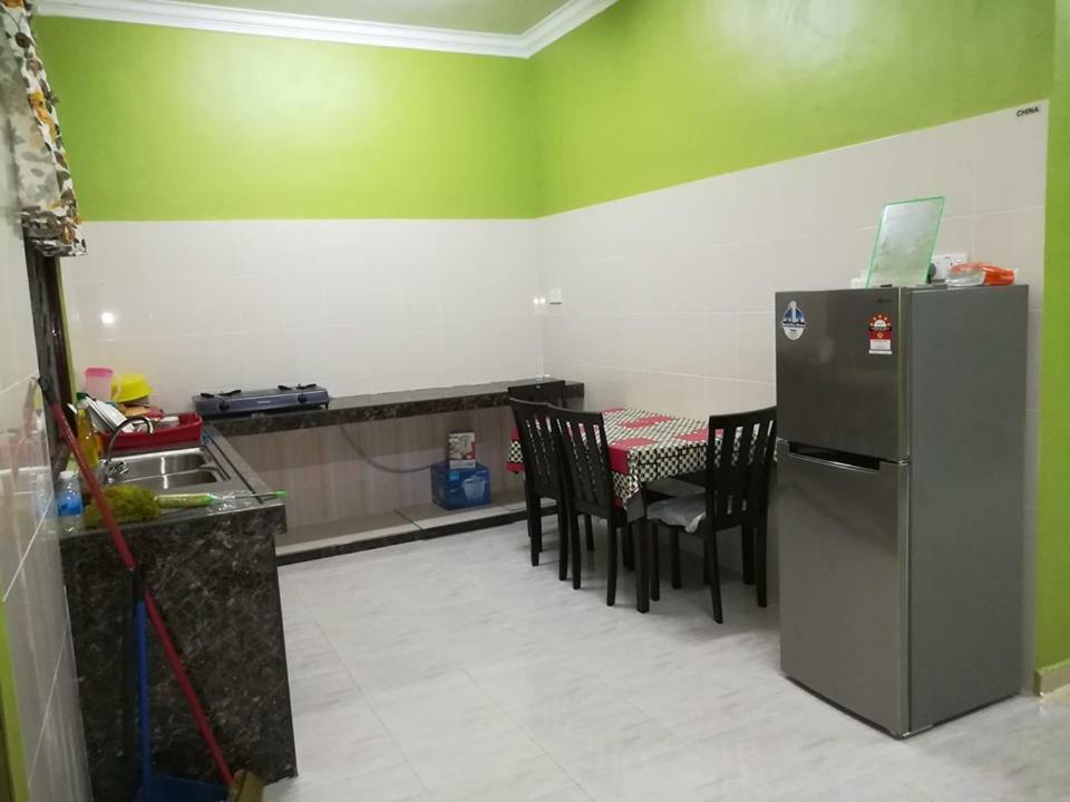 Homestay Damai Yusmila Kuala Terengganu Buitenkant foto