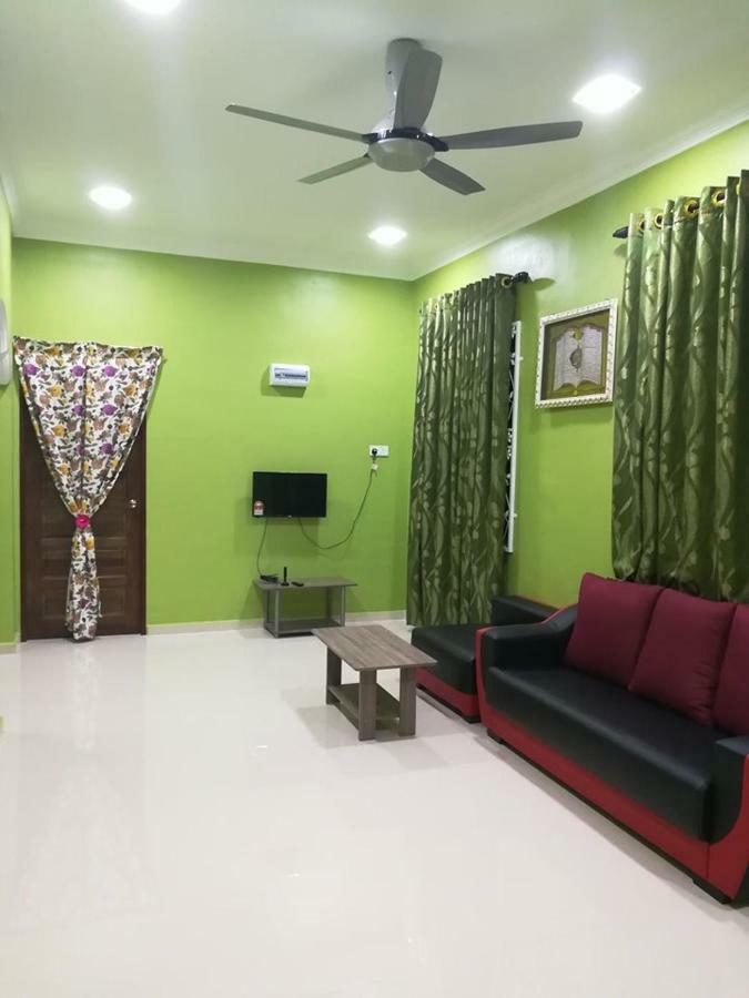 Homestay Damai Yusmila Kuala Terengganu Buitenkant foto